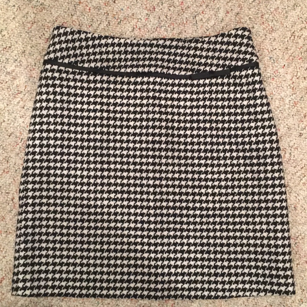 Apostrophe mini skirt